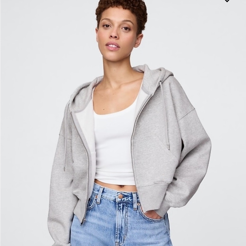 GAP Light Gray Fleece-Lined cropped style Hoodie extremely soft fleece inside